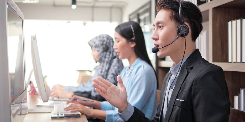 Liên lạc với nền tảng qua hệ thống Hotline